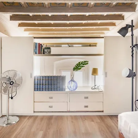 Appartement Design In The Center Florence